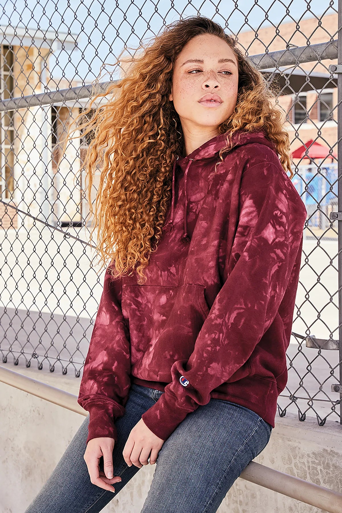 Champion Reverse Weave Scrunch-Dye Tie-Dye Hooded Sweatshirt | Mulled Berry
